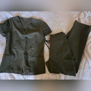 Mandala Hubter Green Women's Scrub Set Small